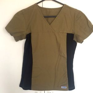MOBB Scrub  Top.  Classic Flex V neck top